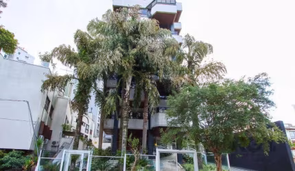 Apartamento com 4 dormitórios sendo 3 suítes, e 3 vagas no bairro Bela Vista.
