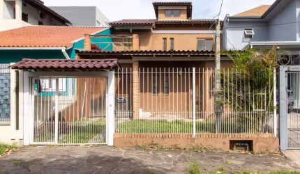 Casa/Sobrado 4 dormitórios com piscina