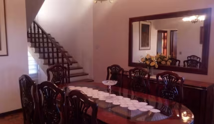 Casa para Venda - 320m², 4 dormitórios, sendo 2 suites, 5 vagas - Santo Antonio