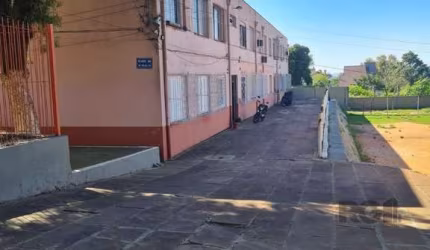 Apartamento à venda no bairro Santa Tereza, em Porto Alegre. Localizado na Rua Orfanotrófio