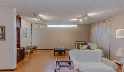 Casa com 3 dormitórios com 279.5m², no bairro Três Figueiras
