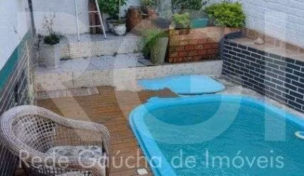 Casa à venda com 3 quartos e garagem 2 carros!
