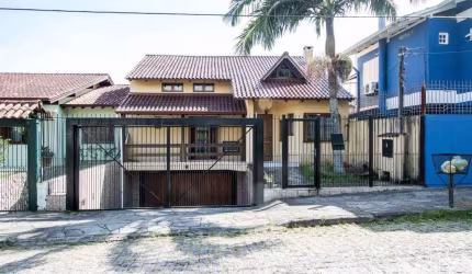 Casa para Venda com 3 dormitórios, sendo 1 suites, e 3 vagas no bairro Imperial Parque
