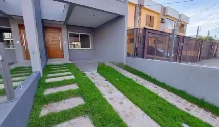Casa a venda com 3 dormitórios no bairro Guarujá