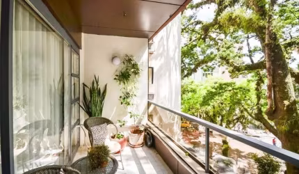 Apartamento com 3 dormitórios no bairro Menino Deus, Porto Aelgre