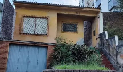 Casa com 3 dormitórios no bairro Petrópolis