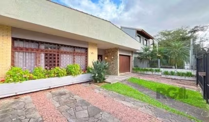Casa para Venda - 320m², 5 dormitórios, sendo 3 suites, 8 vagas - Ipanema