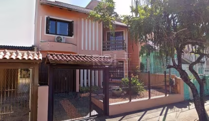 Casa para Venda - 316m², 3 dormitórios, sendo 1 suites, 2 vagas - Cavalhada