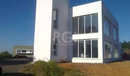 Casa Condominio para Venda - 500m², 4 dormitórios, sendo 3 suites, 4 vagas - Teresópolis