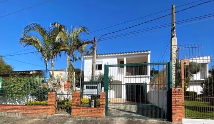Casa 4 dorm. + 4 vagas 238m² Morro Santana - Porto Alegre