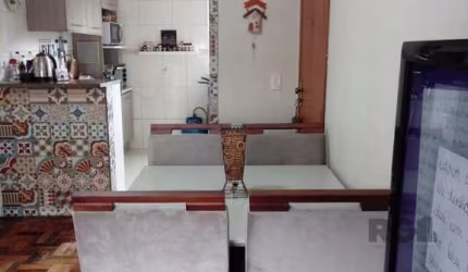 APARTAMENTO COM DOIS QUARTOS NO BAIRRO CAMAQUÃ