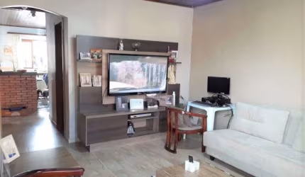 Casa para Venda - 90m², 2 dormitórios, 2 vagas - Cristal
