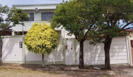 Casa para Venda - 259m², 4 dormitórios, sendo 1 suites, 4 vagas - Coronel Aparício Borges