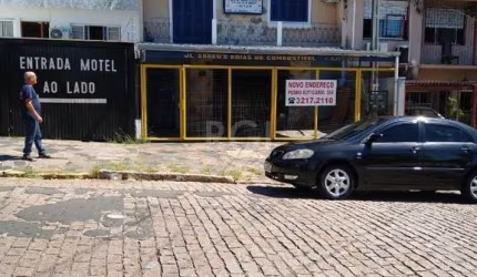Casa para Venda - 76m², 5 dormitórios, 3 vagas - Santo Antonio