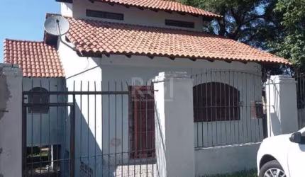 Casa para Venda - 345.22m², 3 dormitórios, 3 vagas - Teresópolis