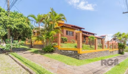 Casa para Venda - 302m², 4 dormitórios, sendo 1 suites, 4 vagas - Espirito Santo