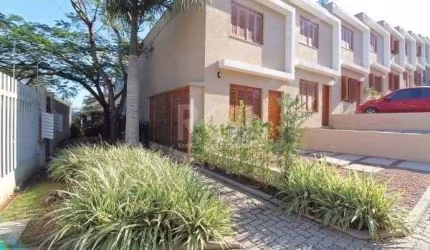 Casa para Venda - 108.8m², 2 dormitórios, sendo 2 suites, 1 vaga - Teresópolis