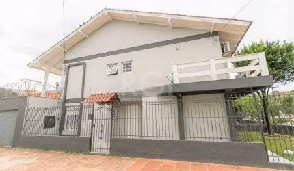 Casa para Venda - 238.35m², 4 dormitórios, sendo 1 suites, 2 vagas - Nonoai
