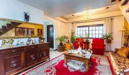 Casa para Venda - 231.27m², 3 dormitórios, sendo 1 suites, 3 vagas - Cristal
