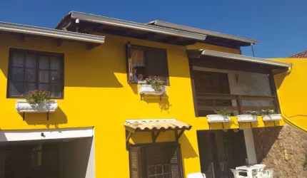 Casa para Venda - 200m², 2 dormitórios, sendo 2 suites, 2 vagas - Ponta Grossa