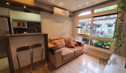 Apartamento com 3 quartos, vagas de garagem, semi mobiliado - 68m² no bairro Medianeira, Porto Alegre/RS