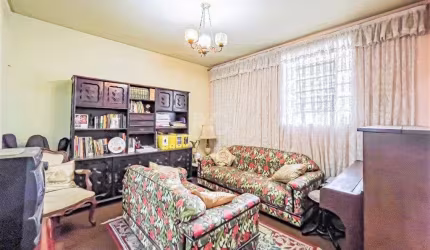 Casa para Venda - 212m², 3 dormitórios, 3 vagas - Azenha