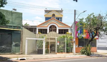 Casa Comercial em Petrópolis