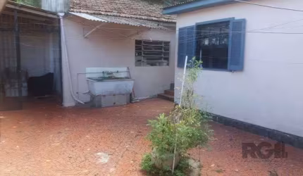 Casa em ótimo Terreno Rua do Hospital Cristo Redentor