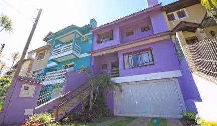 Casa para Venda - 205m², 3 dormitórios, sendo 1 suites, 2 vagas - Altos Do Ipê