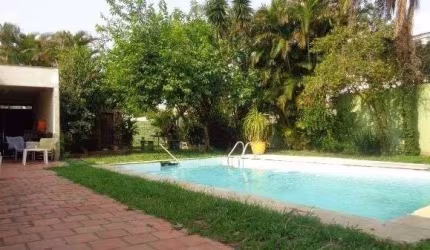 Casa para Venda - 200m², 3 dormitórios, sendo 1 suites, 4 vagas - Ipanema