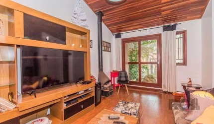 Casa 207m² - 3 dormitórios, 3 vagas no bairro Vila Nova