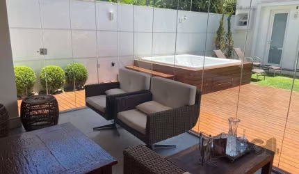 Casa 218m² - 3 dormitórios, 2 vagas no bairro Ipanema