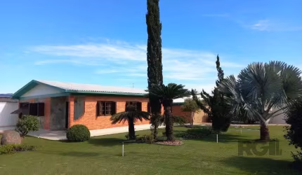 Casa 161m² - 2 dormitórios, 4 vagas no bairro Santo Onofre em Viamão