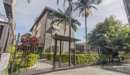 Apartamento JK térreo no bairro Menino Deus