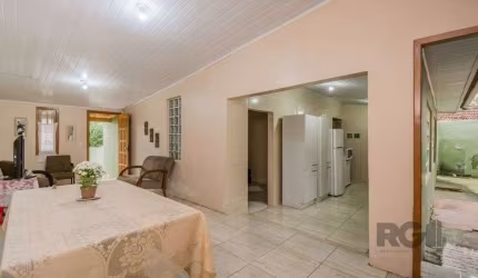 Casa de 4 dormitórios no bairro Vila Ipiranga