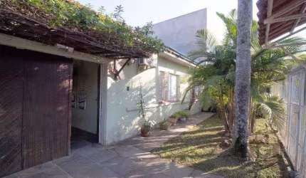 Casa de 3 dormitórios no bairro Santa Maria Goretti