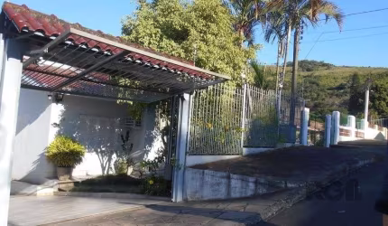 Casa 4 dormitórios no bairro Agronomia