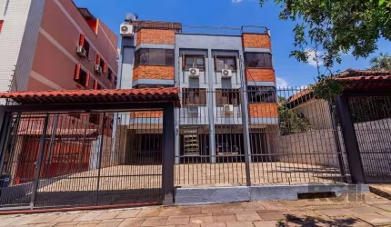 Cobertura 251m², 3 dormitórios, 2 vagas no bairro Teresópolis