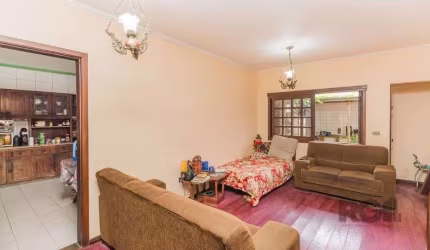 Casa 6 dormitórios no bairro Jardim Floresta