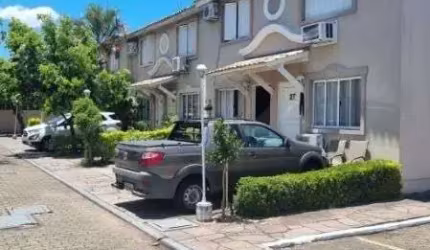 Casa Condominio em Porto Alegre, no bairro Humaitá, com 2 dormitório(s), e 2 banheiros, à venda.