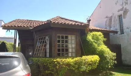 Casa para Venda - 250m², 3 dormitórios, 4 vagas - Serraria