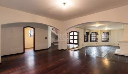Casa para Venda - 430m², 4 dormitórios, sendo 1 suites, 5 vagas - Cristal