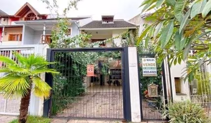 Casa em Porto Alegre, no bairro Espírito Santo, com 3 dormitório(s), à venda.