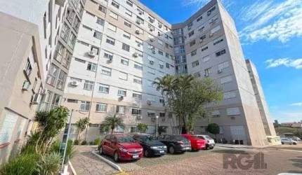 Apartamento em Porto Alegre, no bairro Cristal, com 2 dormitório(s), e 2 banheiros, à venda.