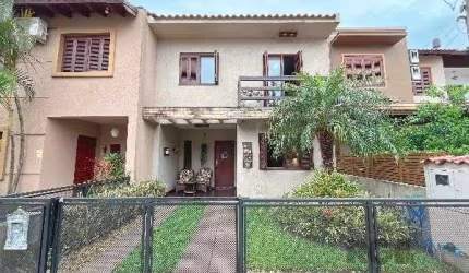 Casa em Porto Alegre, no bairro Hípica, com 3 dormitório(s), e 3 banheiros, à venda.