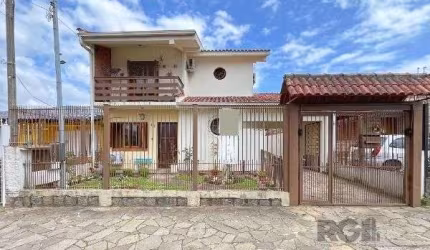 Casa em Porto Alegre, no bairro Aberta dos Morros, com 3 dormitório(s), à venda.