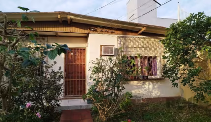 Casa 2 dormitórios, 2 vagas, Bairro Parque dos Maias