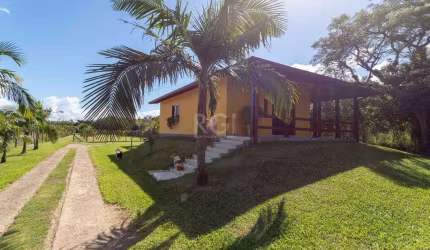Sítio para Venda - 393m², 3 dormitórios, 6 vagas - Belém Novo