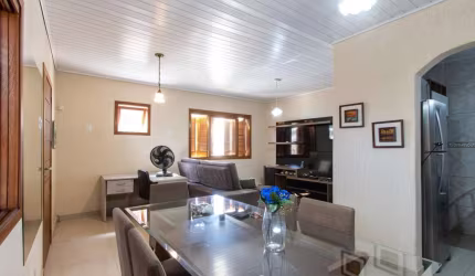 Casa para Venda - 150m², 3 dormitórios, 1 vaga - Camaquã
