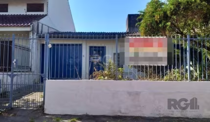 Casa 03 dormitórios, 01 suíte, 02 vagas de garagem,